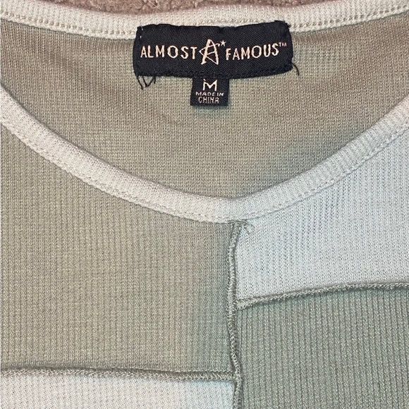 Almost Famous Colorblock Short Sleeve Top - Picture 3 of 5